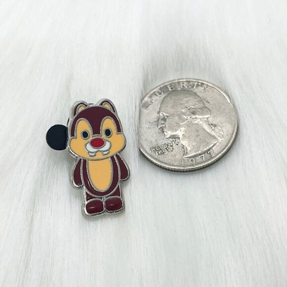 🔮 5/$25 Disney Chip 'n' Dale - Dale Pin - Picture 2 of 2